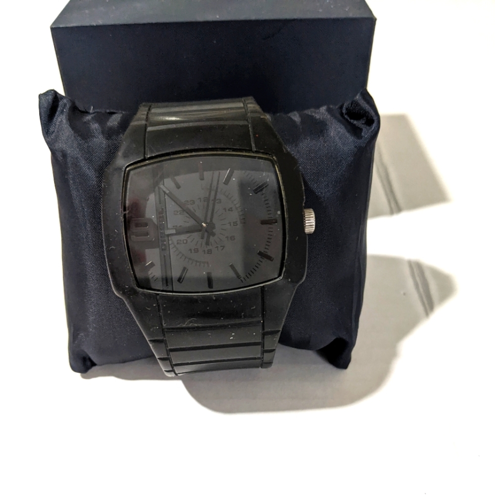 Diesel "Only the Brave" silicone watch. Black